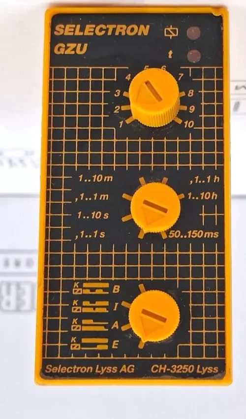 SELECTRON GZU 30 TIME DELAY RELAY 220-240VAC - Image 4