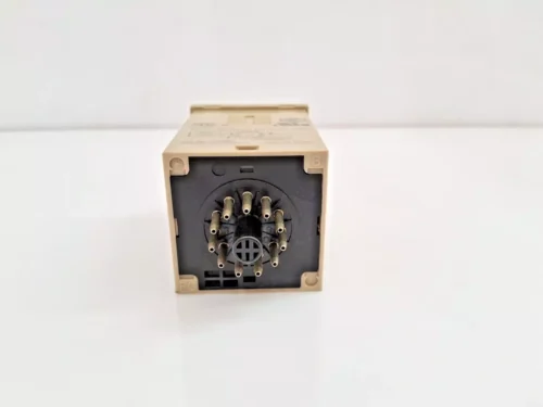 OMRON H3BA-N 250VAC Timer - Image 2