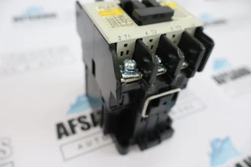New c8201 fuji electric contactor w/ breakage sc-4-0 sc19aa “slightly cracked - Image 11
