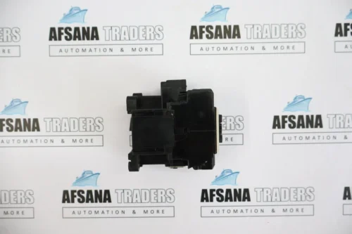 New c8201 fuji electric contactor w/ breakage sc-4-0 sc19aa “slightly cracked - Image 8
