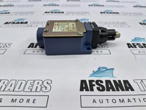 Telemecanique xckl102 limit switch 500v 3a 6kV - Image 5