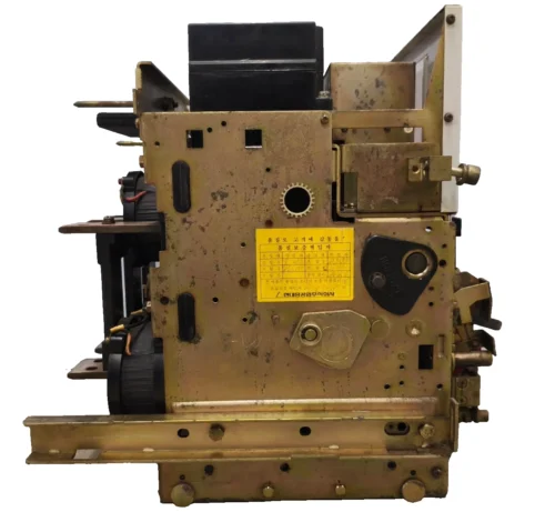 HYUNDAI | HAT 06 | 630A | 3POLE | AIR CIRCUIT BREAKER - Image 8