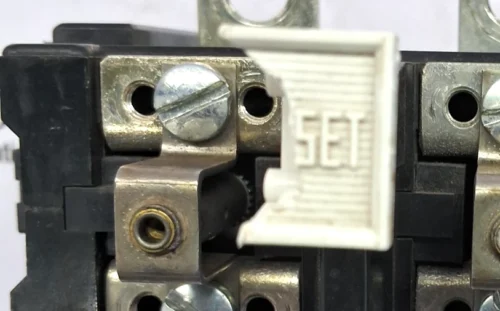 ALLEN-BRADLEY | 40185-801-01 | THERMAL OVERLOAD RELAY (SLIGHTLY CRECKED) - Image 2