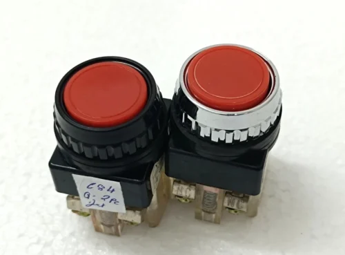 YONGSUNG ELECTRIC YS P13-11 250V 6A PUSH BUTTON RED 2X LOT