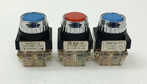 YONGSUNG ELECTRIC YS P12-11 250V 6A PUSH BUTTON 3X LOT