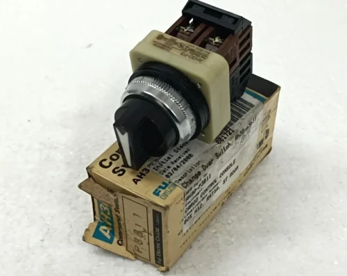 FUJI ELECTRIC AH30-P3B11 250V 6A COMMAND SWITCH
