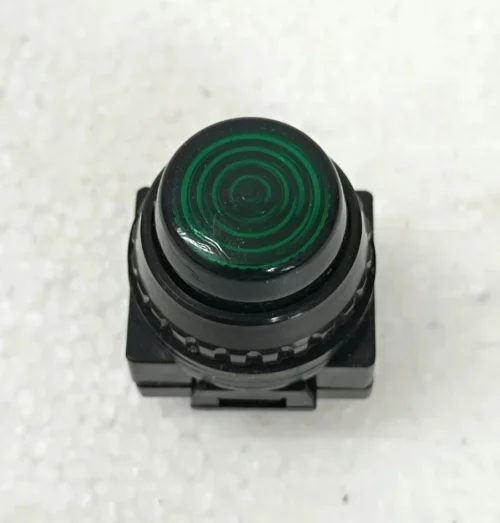 8X LOT YONGSUNG ELECTRIC YSPL3-06A VOLTAGE 6.3V1W CAP COLOR GREEN - Image 5
