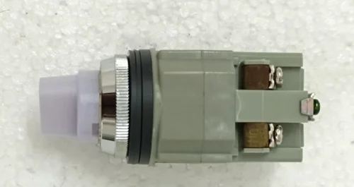 IDEC AU40213-23B DISCONNECTIBNG SWITCH - Image 6