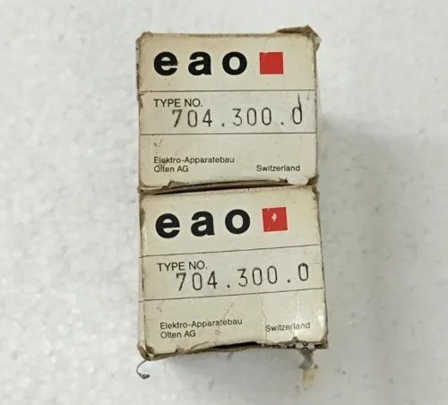 EAO 704.300.0 PART N 0645-0532 SWITCHES AND INDICATORS 2X LOT - Image 3