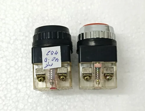 YONGSUNG ELECTRIC YS P13-11 250V 6A PUSH BUTTON RED 2X LOT - Image 4