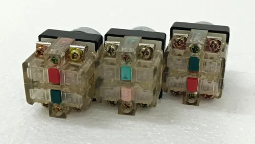YONGSUNG ELECTRIC YS P12-11 250V 6A PUSH BUTTON 3X LOT - Image 4