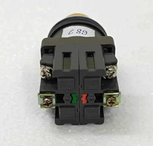 IDEC IZUMI CORP BS-001 24V LAMP 30V 1W PUSH BUTTON ORANGE - Image 5