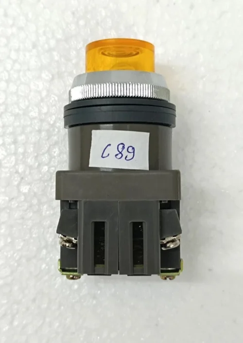 IDEC IZUMI CORP BS-001 24V LAMP 30V 1W PUSH BUTTON ORANGE - Image 3