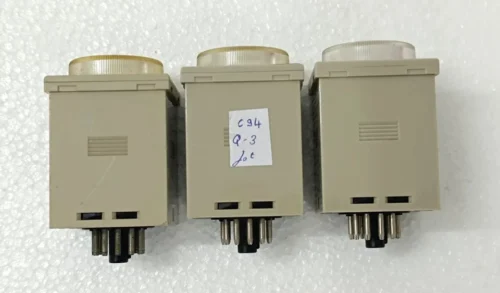 OMRON H3CR-A 0 TO 30 SEC TIMER 100/240 VAC 50/60Hz 3X LOT - Image 2