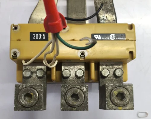 CUTLER-HAMMER EATON 300:5 E93779 LR89403 CURRENT TRANSFORMER - Image 9