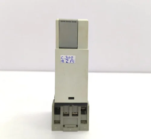 CARLO GAVAZZI PCB01DM24 ASYMMETRICAL RECYCLER TIMER PCB01 WITH BASE - Image 6