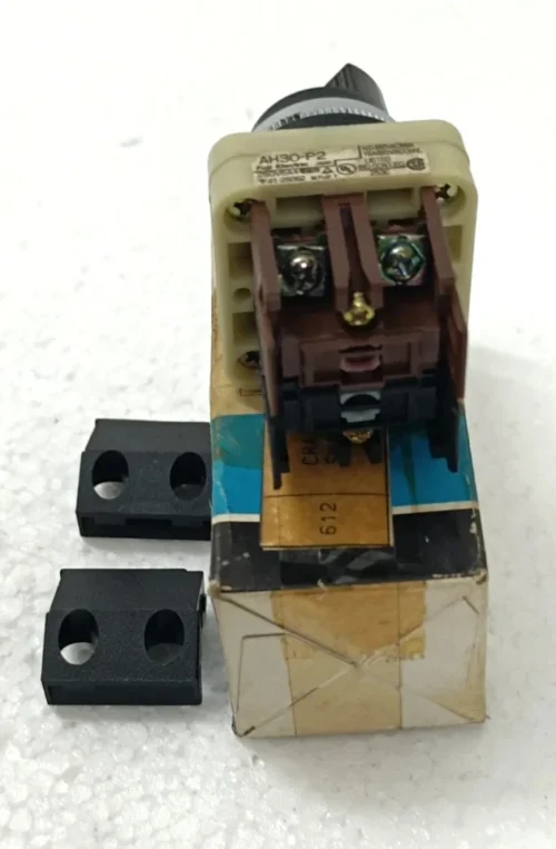 FUJI ELECTRIC AH30-P2B11 250V 6A COMMAND SWITCH - Image 6
